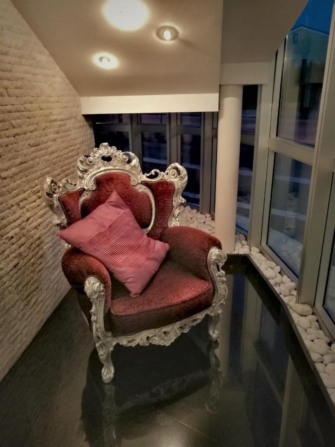 Hotel In - Lounge Room Cazzago  Exterior photo